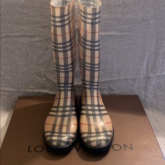 burberry plaid rain boots